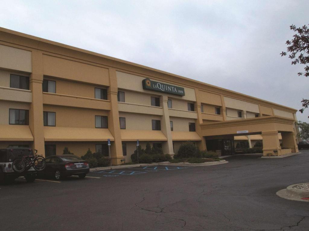La Quinta Inn By Wyndham Detroit Саутгейт Экстерьер фото